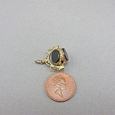 Vintage 9ct gold jewellery pendant agates