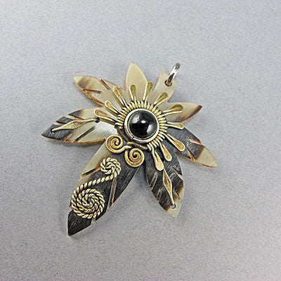 Vintage jewellery horn pendant