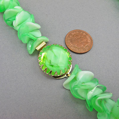 Greeny vintage plastic beads necklace