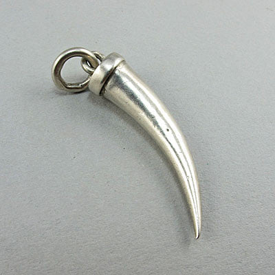 Vintage silver jewellery pendant claw shape